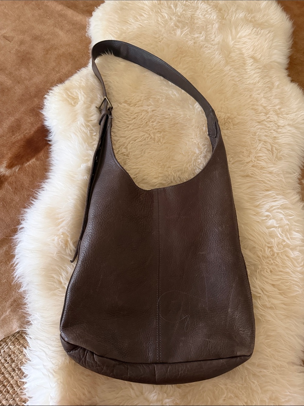 Classic Brown Leather Shoulder Bag from Duluth Trading Company - Picture 3 of 4